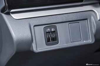 2014款风骏6 2.0T手动两驱领航型4D20B