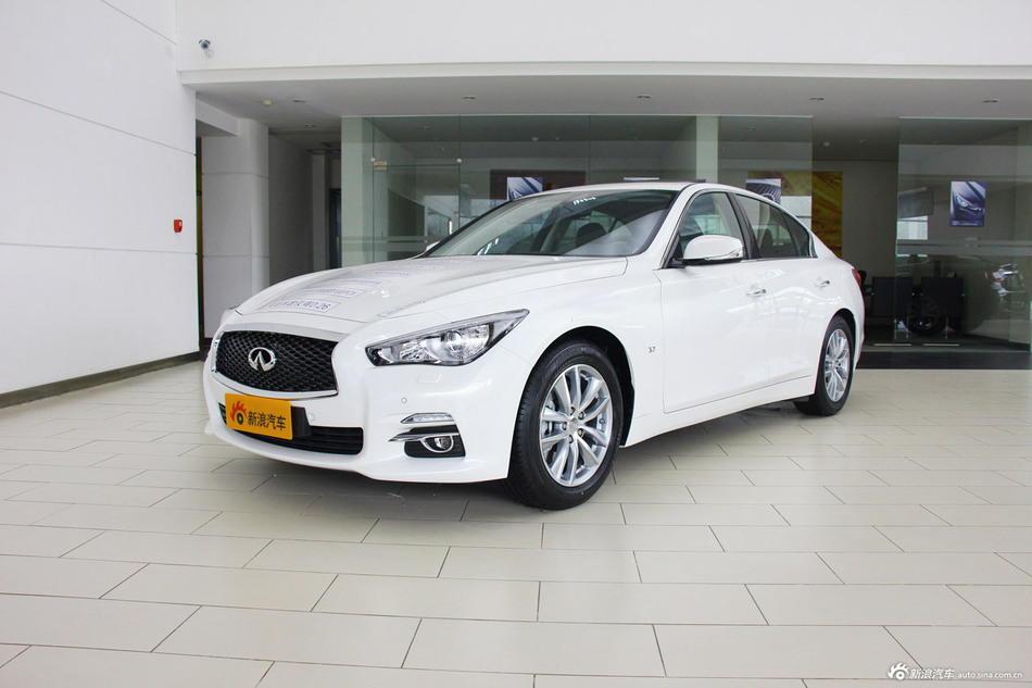 2014款英菲尼迪Q50 3.7自动豪华型到店实拍