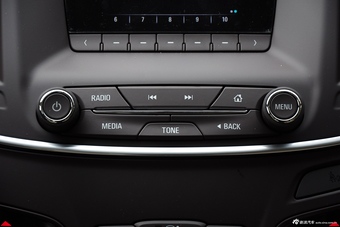 2015款君威2.0L自动领先时尚型