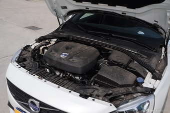 2015款沃尔沃V60 2.0T T5智雅个性运动版
