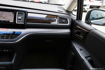 2016款艾力绅2.4L自动豪华版