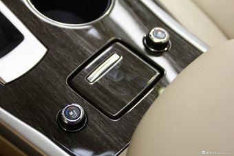 2014款天籁公爵2.5L XV-VIP尊领版实拍