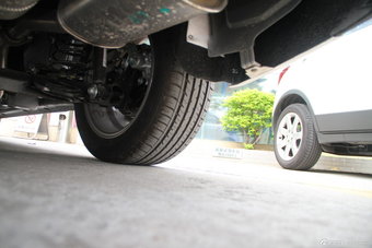 2015款荣威360 1.4T自动尊享版