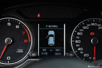 2014款奥迪Q5 45TFSI quattro运动型