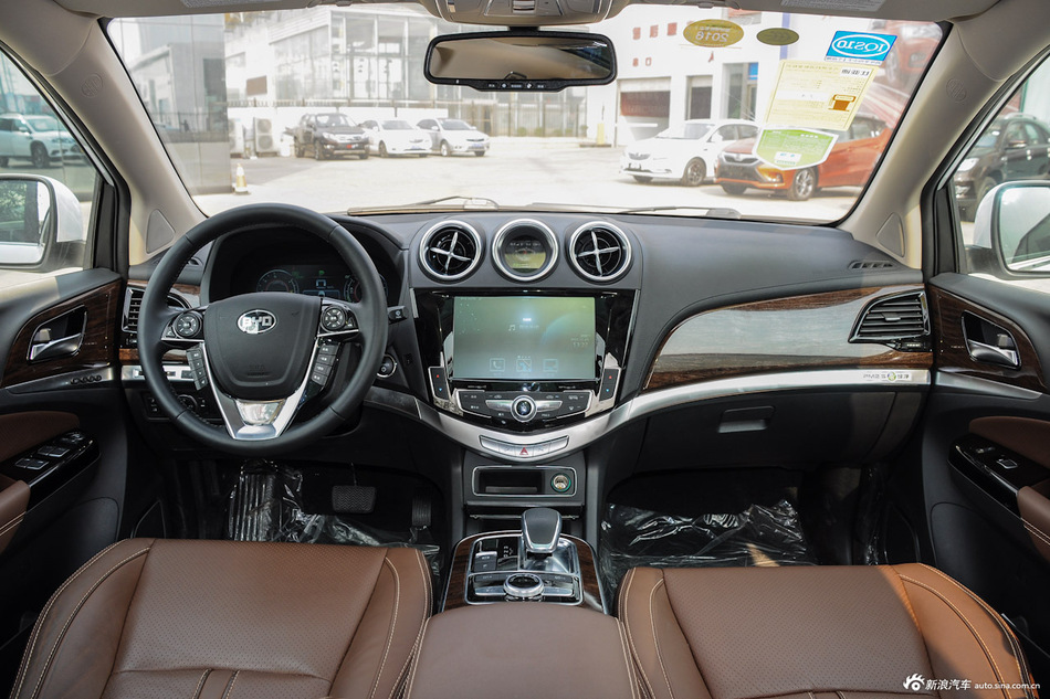 2015款比亚迪唐2.0T自动四驱尊贵型