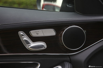 2015款奔驰C级C200L 2.0T自动运动版