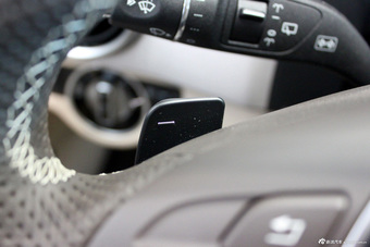 2013款奔驰GLK300 4MATIC 动感型（天窗版）到店实拍