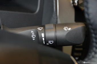 2012款凯美瑞尊瑞混动2.5HG豪华版