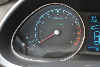 2014款海马M8 2.0L手动舒适型