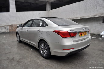 2013款名图1.8GLS自动智能型丝绸金