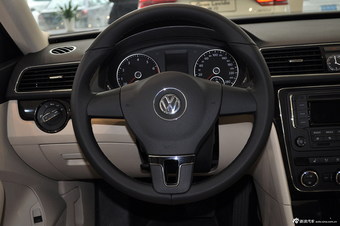 2014款 新帕萨特 1.8TSI DSG 尊荣版