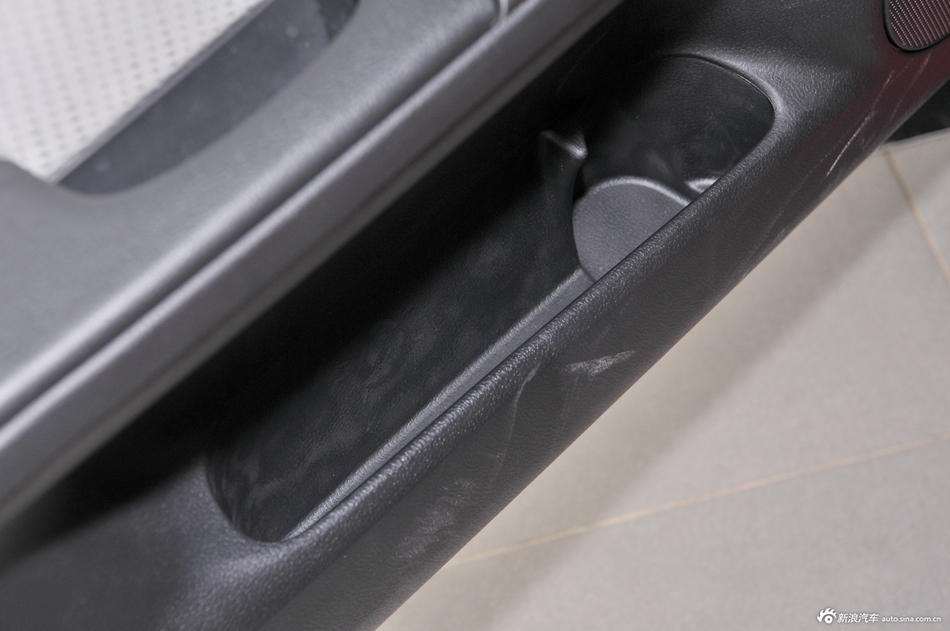 2013款马自达6 2.0L自动时尚型