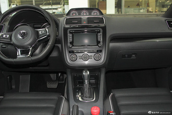 2015款尚酷2.0T自动豪华版