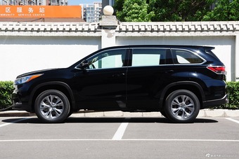 2015款汉兰达2.0T自动两驱精英版7座