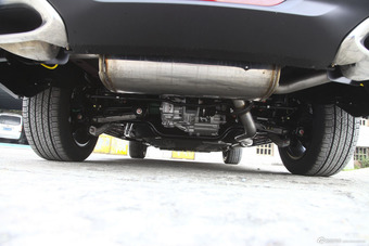 2015款比亚迪唐2.0T自动四驱旗舰型