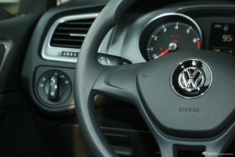 2016款高尔夫1.6L手动时尚型