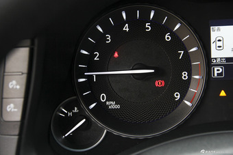 2015款英菲尼迪Q70L 2.5L豪华版