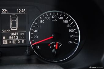 2015款东风风度MX6 2.0L CVT两驱梦想版