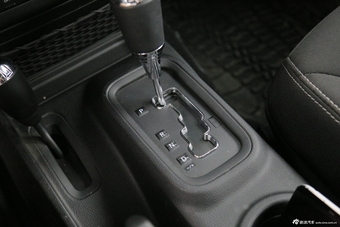 2014款牧马人2.8TD撒哈拉四门版