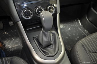 2013款东风标致408 2.0L手动舒适版