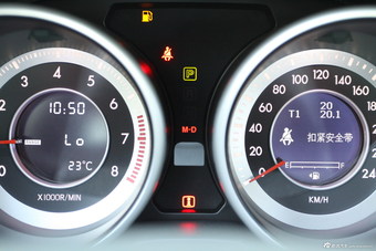 2015款奔腾X80 1.8T自动运动型