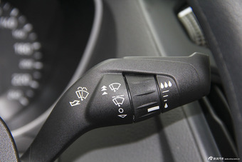 2015款福克斯三厢1.6L自动舒适型