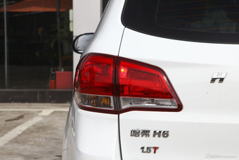 2015款哈弗H6升级版1.5T手动两驱尊贵型
