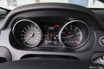 2016款发现神行2.0T自动HSE LUXURY版