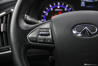 2015款英菲尼迪Q50L 2.0T自动豪华型