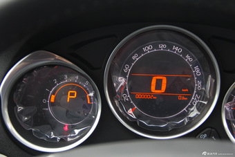 2013款雪铁龙C4L 1.6THP自动劲智版