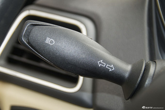 2015款福睿斯1.5L手动舒适型