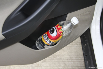 2015款福克斯三厢1.6L自动舒适型