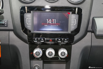 2016款北京BJ40L 2.0T手动四驱尊贵版