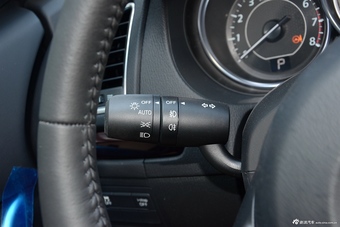 2017款阿特兹2.0L自动蓝天豪华版