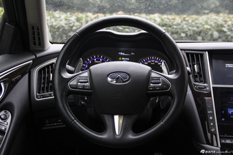 2014款英菲尼迪Q50 3.7L自动豪华运动版