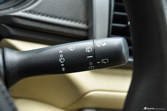 2015款YARiS L致炫1.5G自动炫动天窗特别版