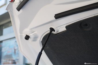 2015款奔腾X80 1.8T自动运动型