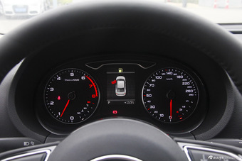 2015款奥迪A3 Limousine 1.8T自动40TFSI舒适型