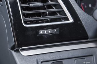 2014款风骏6 2.0T手动两驱领航型4D20B