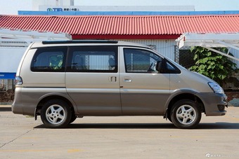 2015款菱智M3 1.6L 7座豪华型