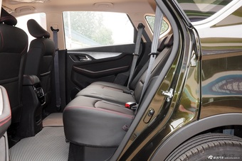 2015款宝骏560 1.8L