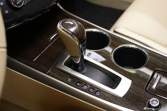 2014款天籁公爵2.5L XV-VIP尊领版实拍