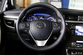 2016款卡罗拉双擎1.8L自动旗舰版