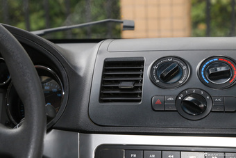 2016款睿行M90 2.0L手动标准型平顶掀背门