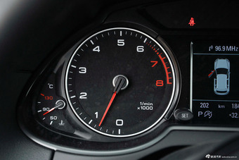 2014款奥迪Q5 45TFSI quattro运动型