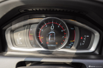 2016款沃尔沃XC60 2.5T自动 T6 AWD智越版