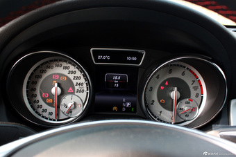 2015款奔驰CLA220 到店实拍