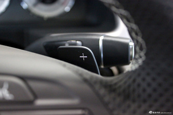 2013款奔驰GLK300 4MATIC 动感型（天窗版）到店实拍