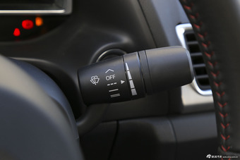 2016款马自达3昂克赛拉2.0L自动三厢旗舰型