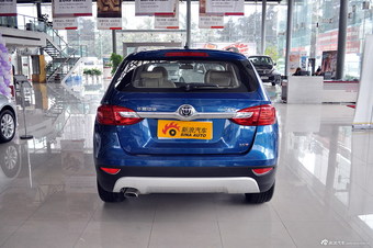 2012款中华V5 1.5T自动两驱豪华